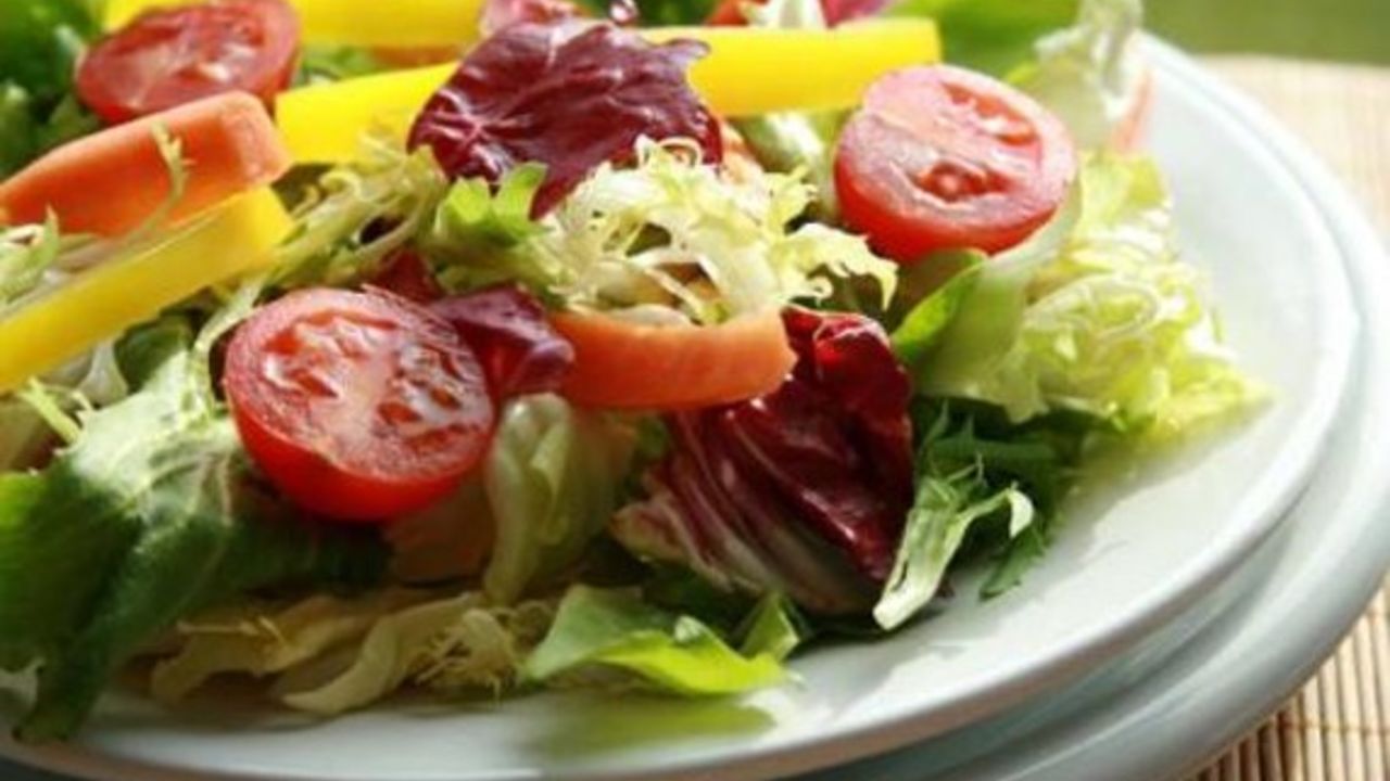 Salada Cores de Maio