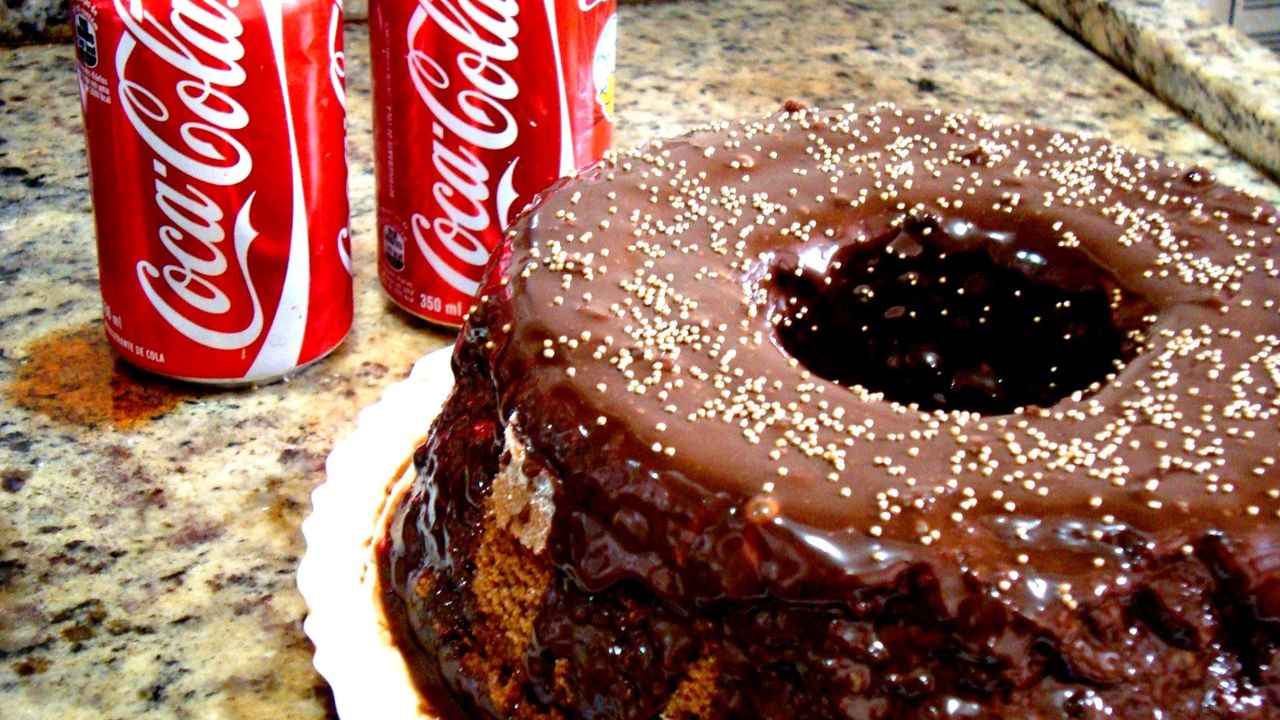 Bolo gelado de coca cola